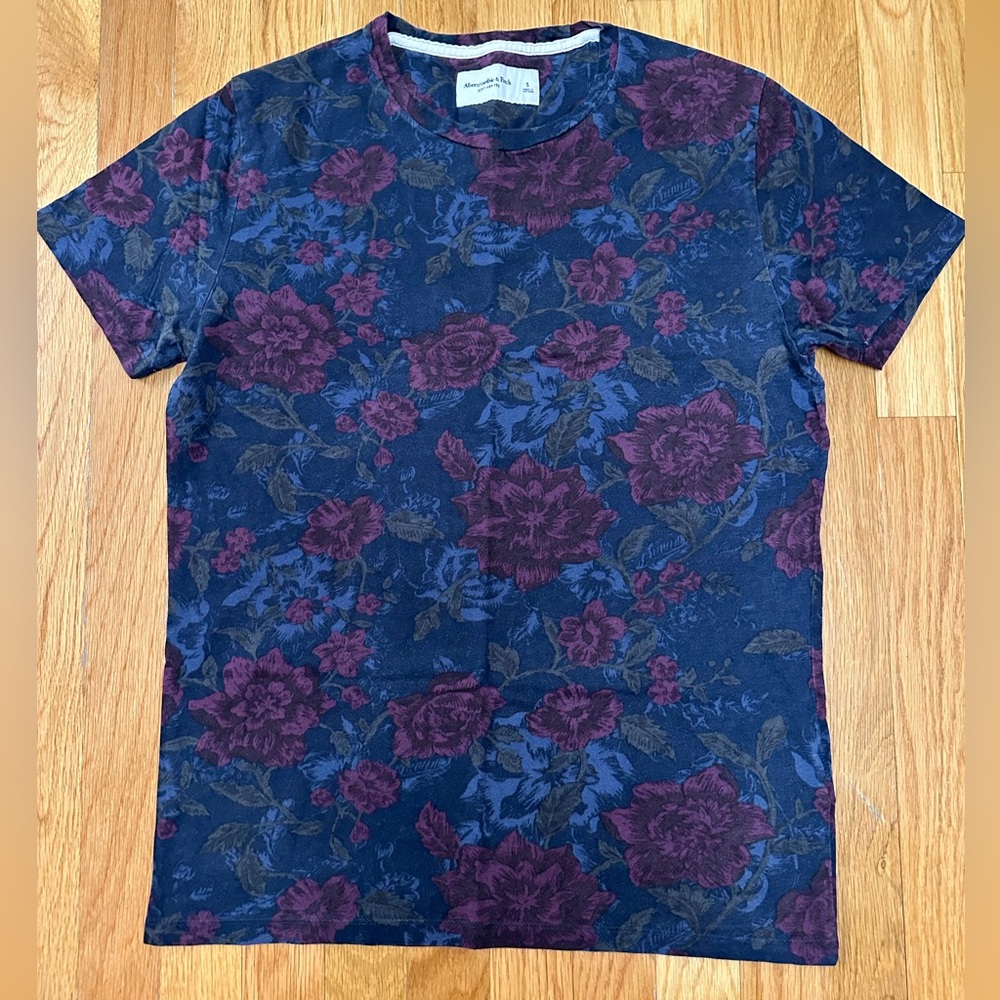 Abercrombie & Fitch Soft Short Sleeve Purple Shirt